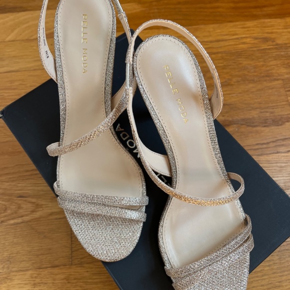 Rooni Slingback Sandal in Gold Nude Size 8.5 Fits Like Size 8 by Pelle Moda - Picture 6 of 9